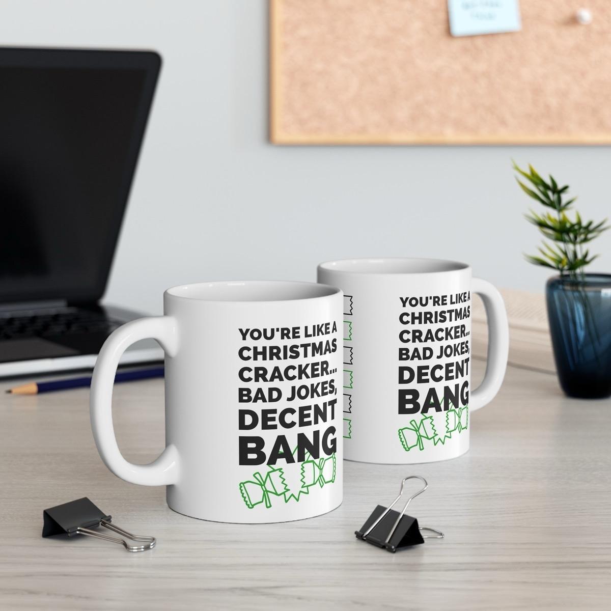 Funny christmas mug - christmas cracker joke, perfect for the holiday season, drinkware - cup ceramic coffee printed tea tumbler reuse reusa
