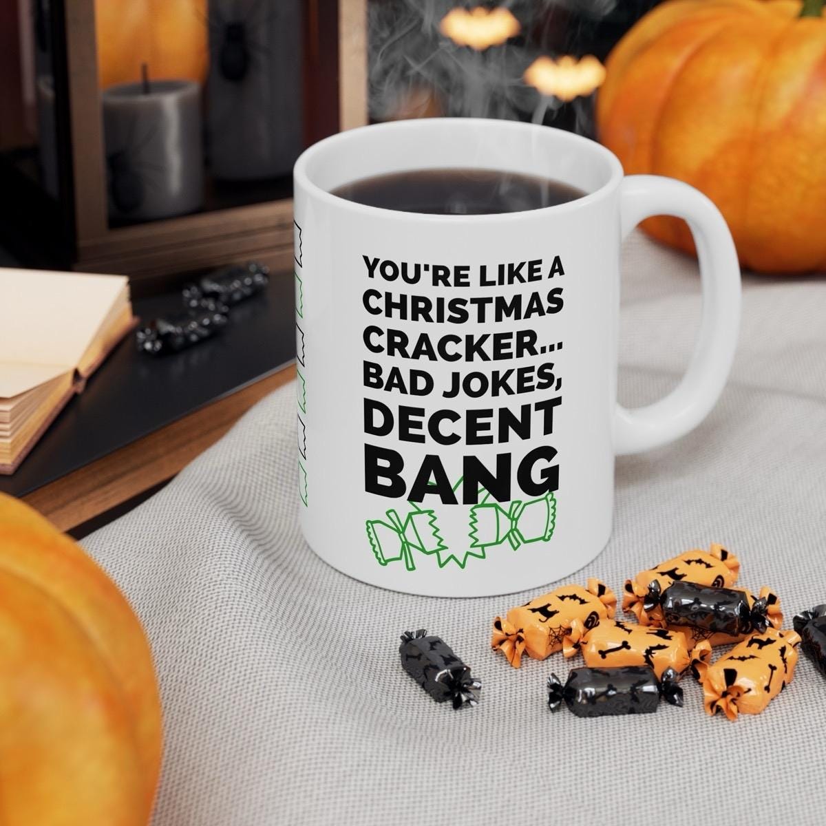 Funny christmas mug - christmas cracker joke, perfect for the holiday season, drinkware - cup ceramic coffee printed tea tumbler reuse reusa